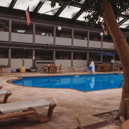Americinn By Wyndham Appleton Downtown Екстериор снимка