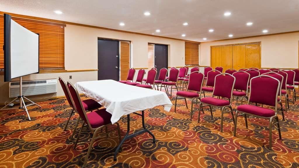 Americinn By Wyndham Appleton Downtown Екстериор снимка
