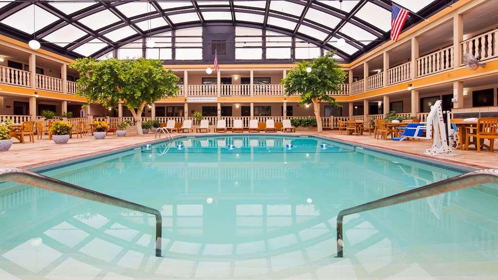 Americinn By Wyndham Appleton Downtown Екстериор снимка