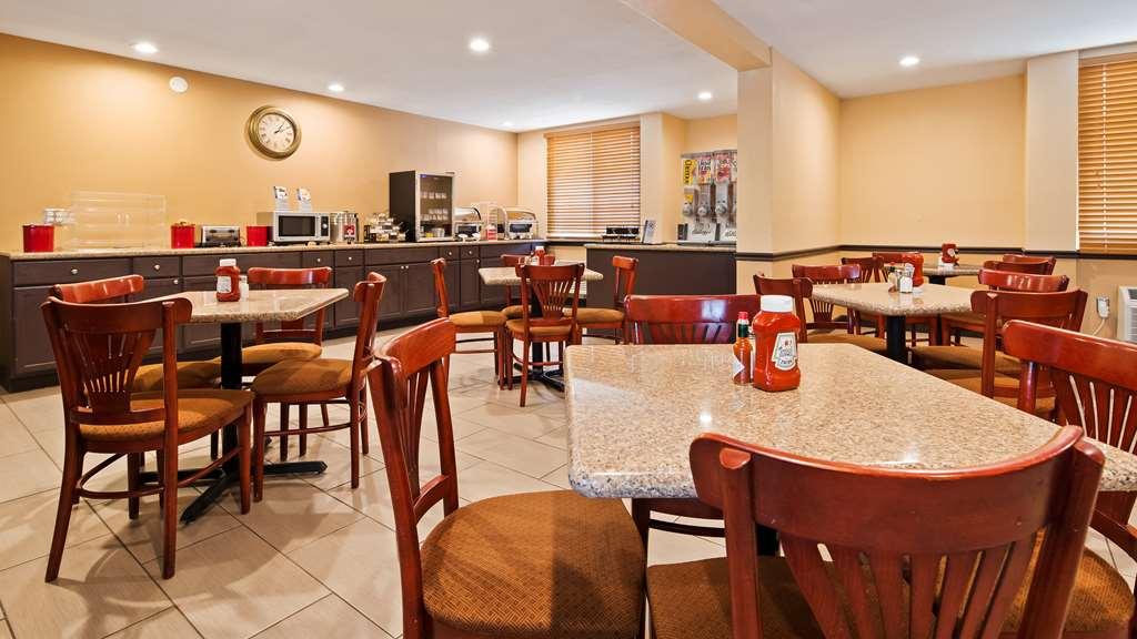 Americinn By Wyndham Appleton Downtown Екстериор снимка