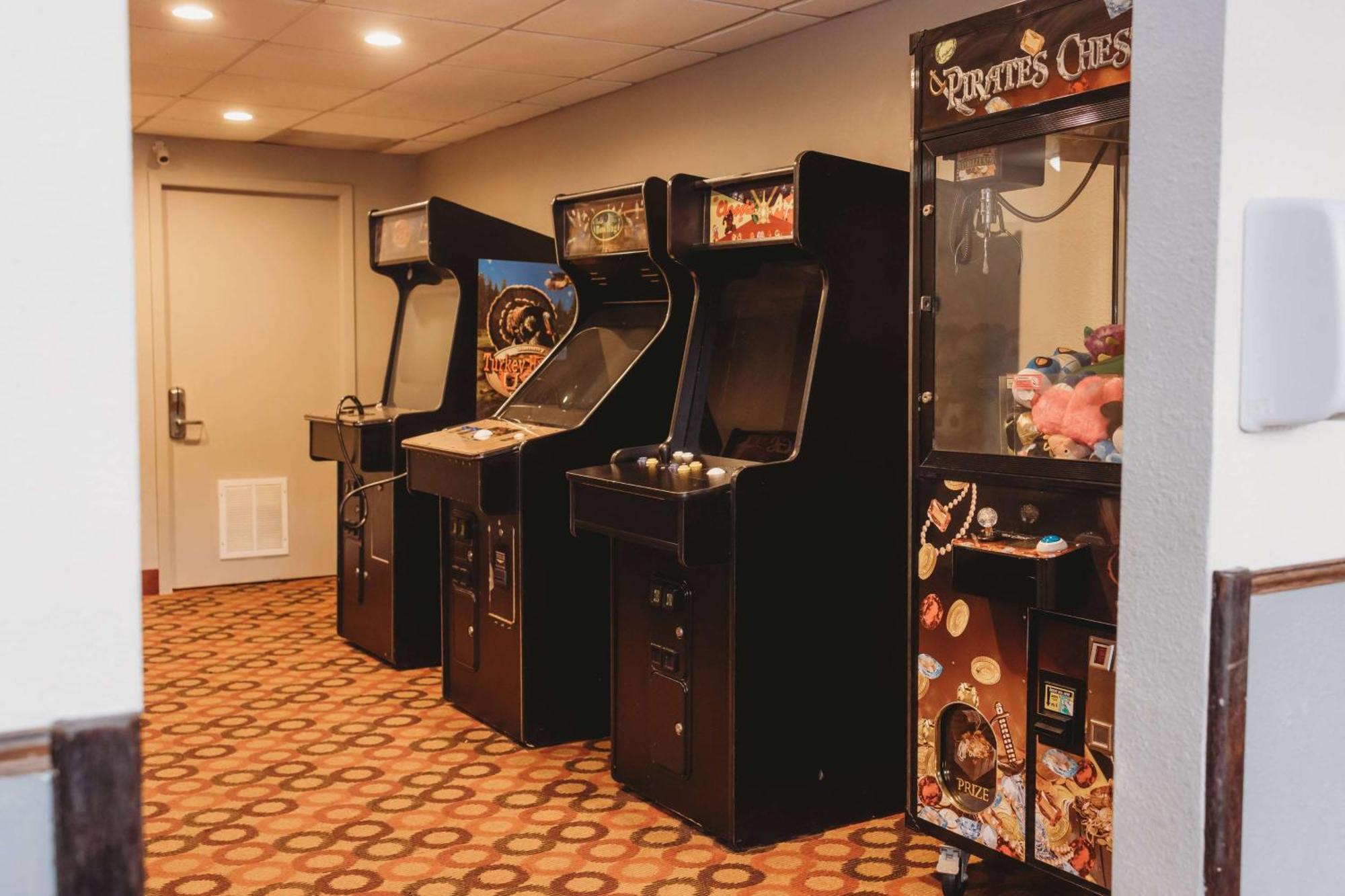Americinn By Wyndham Appleton Downtown Екстериор снимка