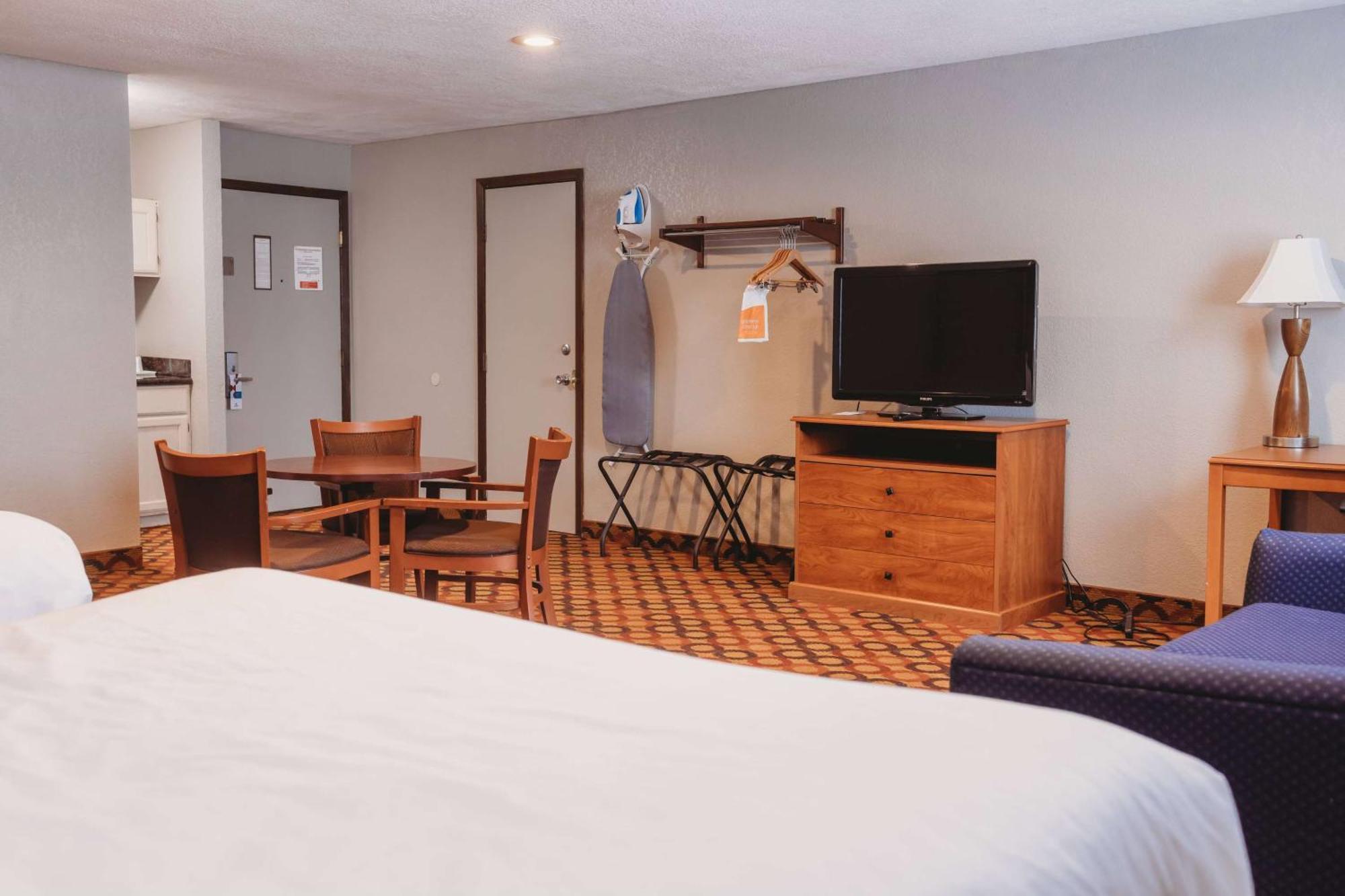 Americinn By Wyndham Appleton Downtown Екстериор снимка