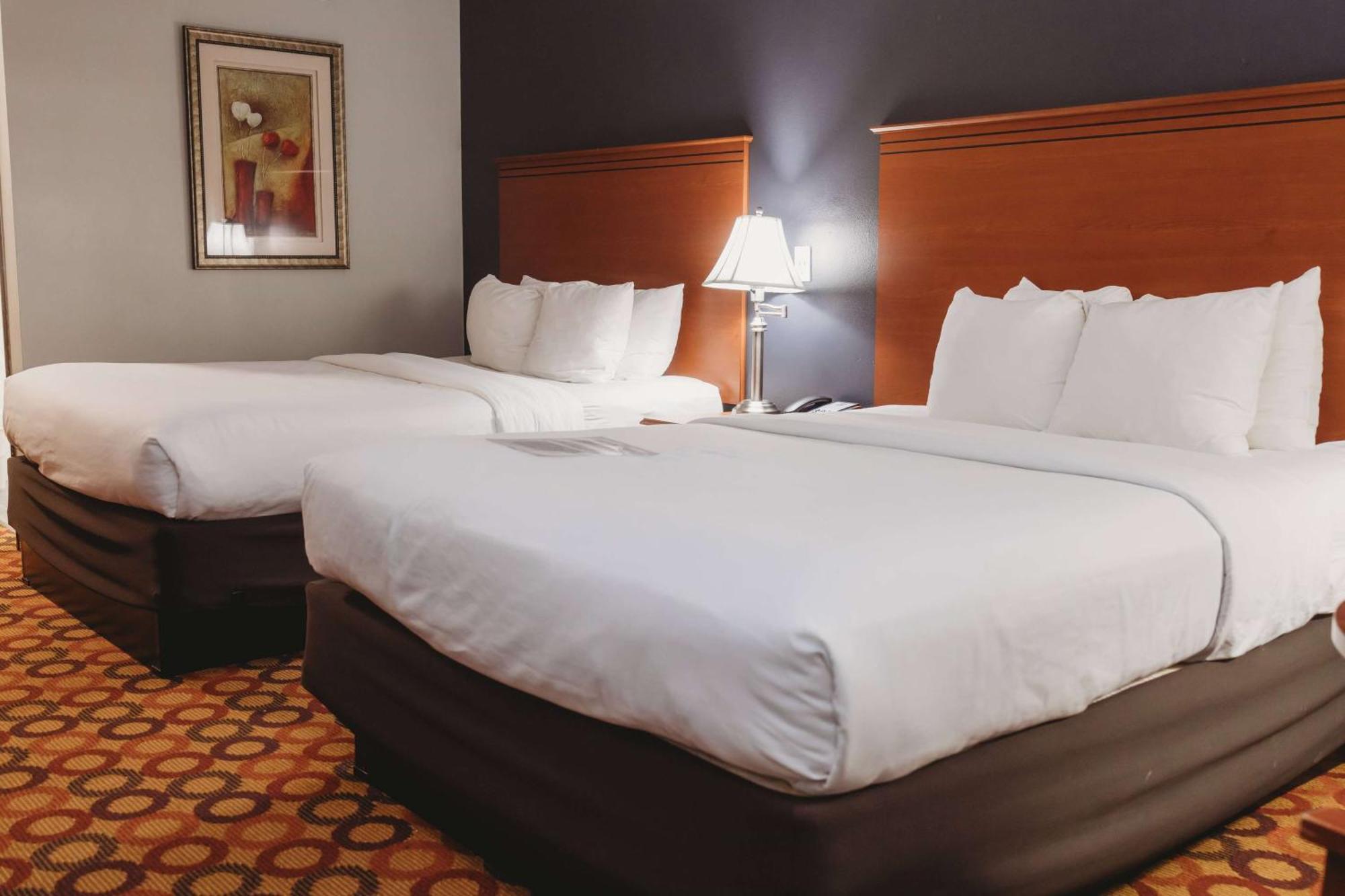 Americinn By Wyndham Appleton Downtown Екстериор снимка