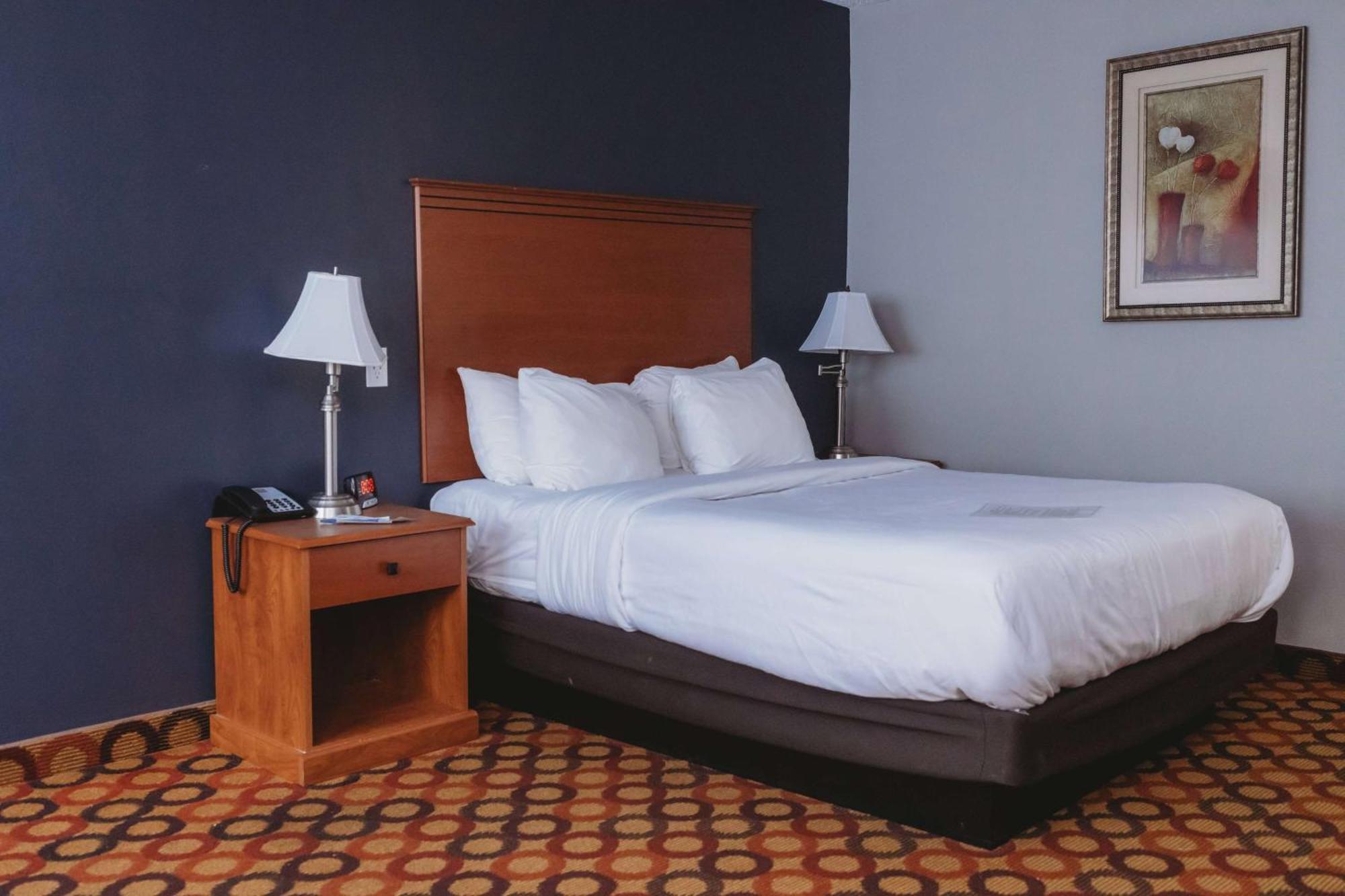 Americinn By Wyndham Appleton Downtown Екстериор снимка