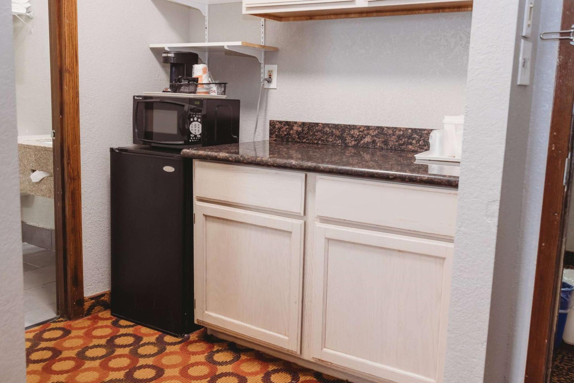 Americinn By Wyndham Appleton Downtown Екстериор снимка