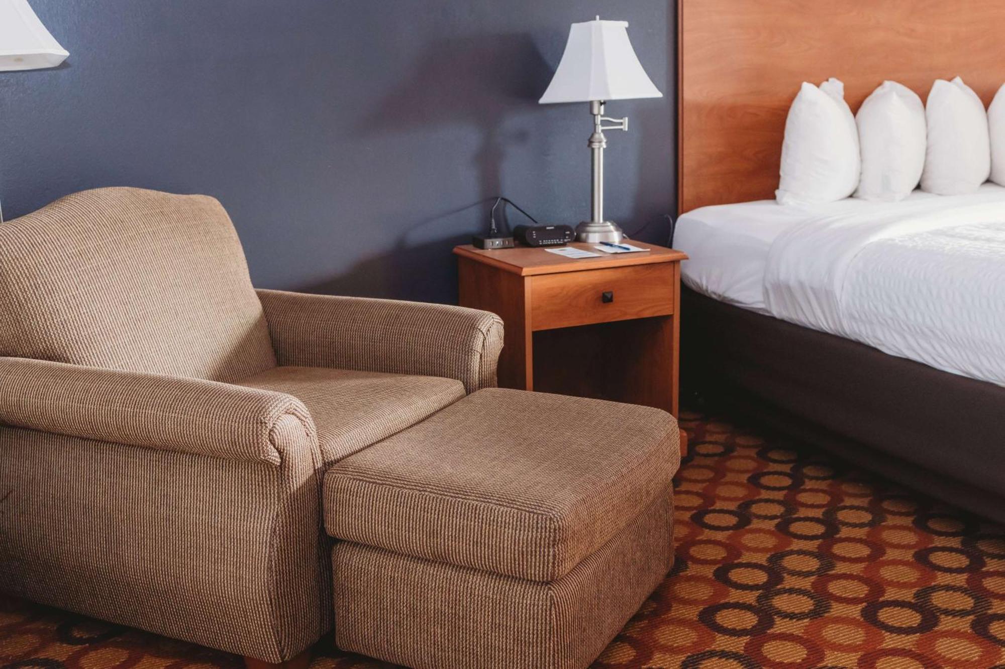 Americinn By Wyndham Appleton Downtown Екстериор снимка