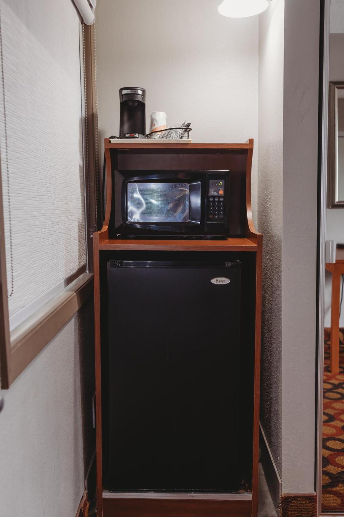 Americinn By Wyndham Appleton Downtown Екстериор снимка