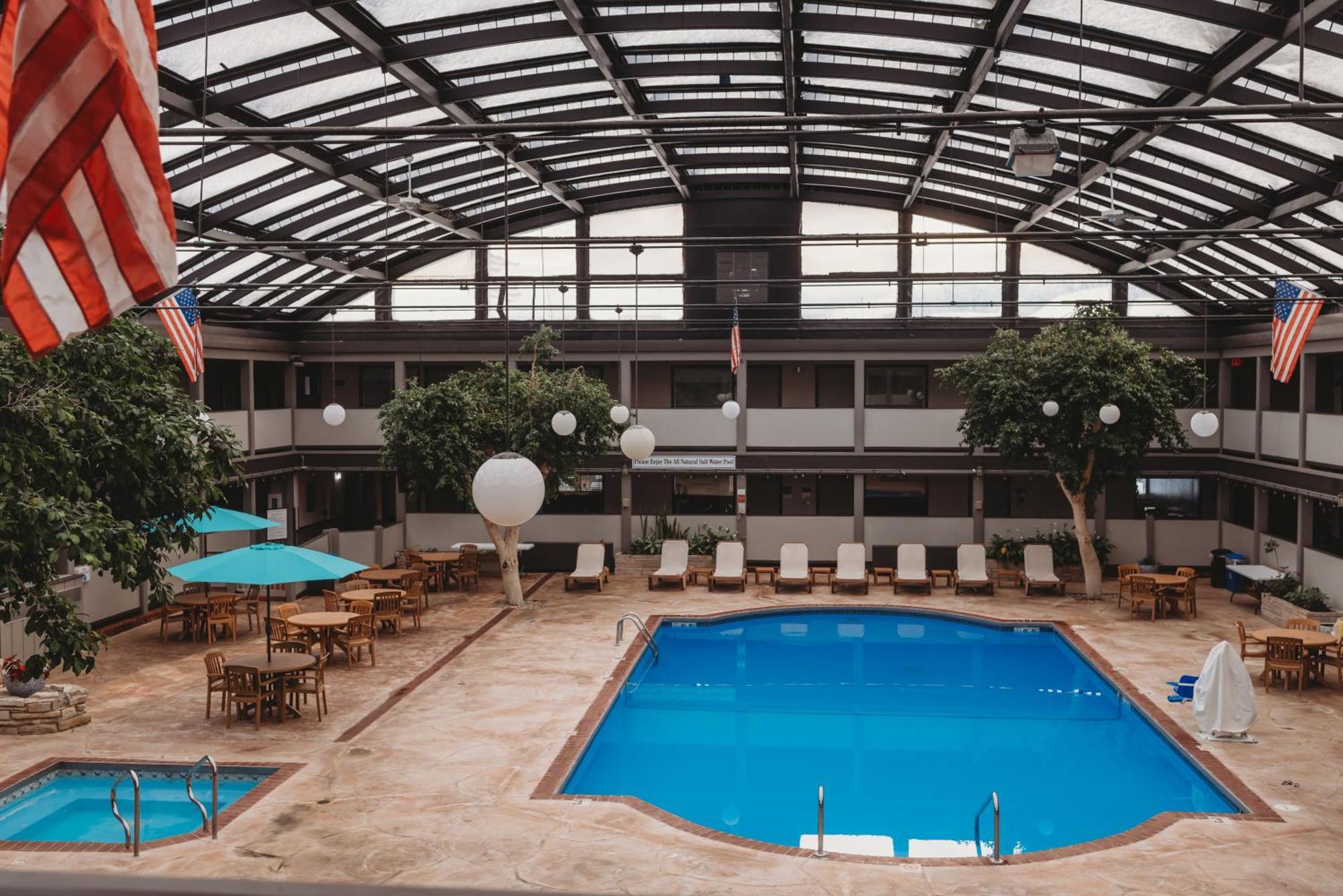 Americinn By Wyndham Appleton Downtown Екстериор снимка